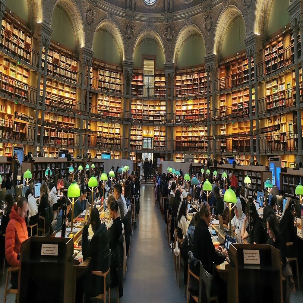 パリの無料で入れる図書館｜あしゅくむ