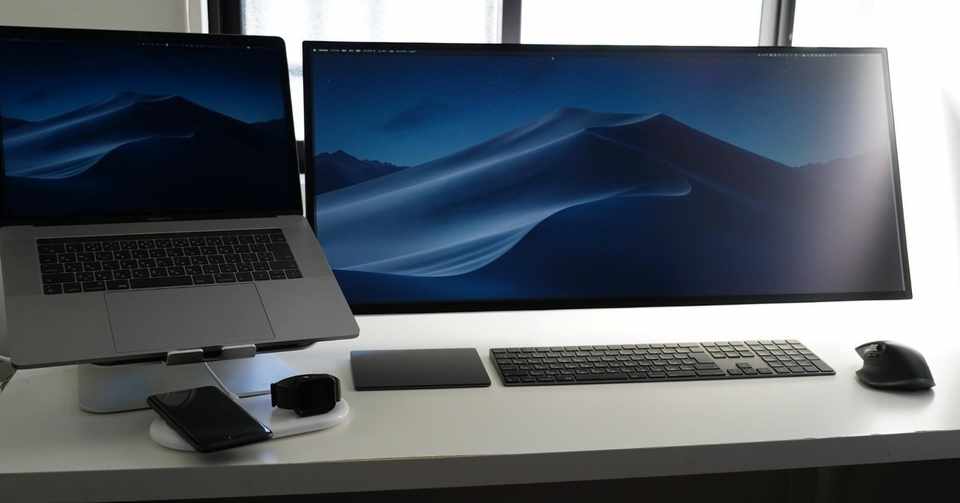 Macbook Proに最適な外部ディスプレイ クリエイターには理想のデスク環境完成 ぐーたらガジェット備忘録 Note