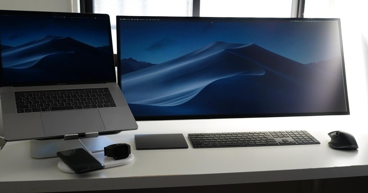 MacBook Proに最適な外部ディスプレイ！クリエイターには理想のデスク