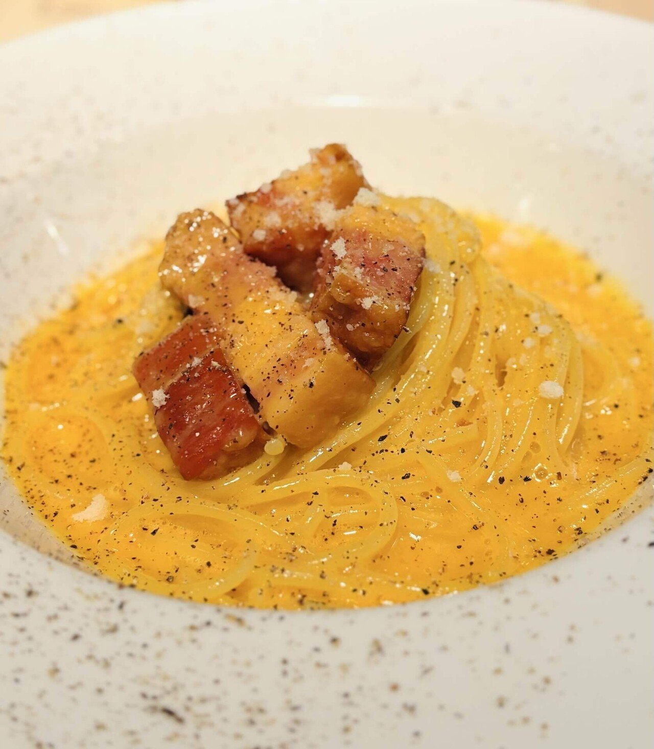 神楽坂]カルボナーラ専門店HASEGAWA「王道ベーコンカルボナーラ」｜苔