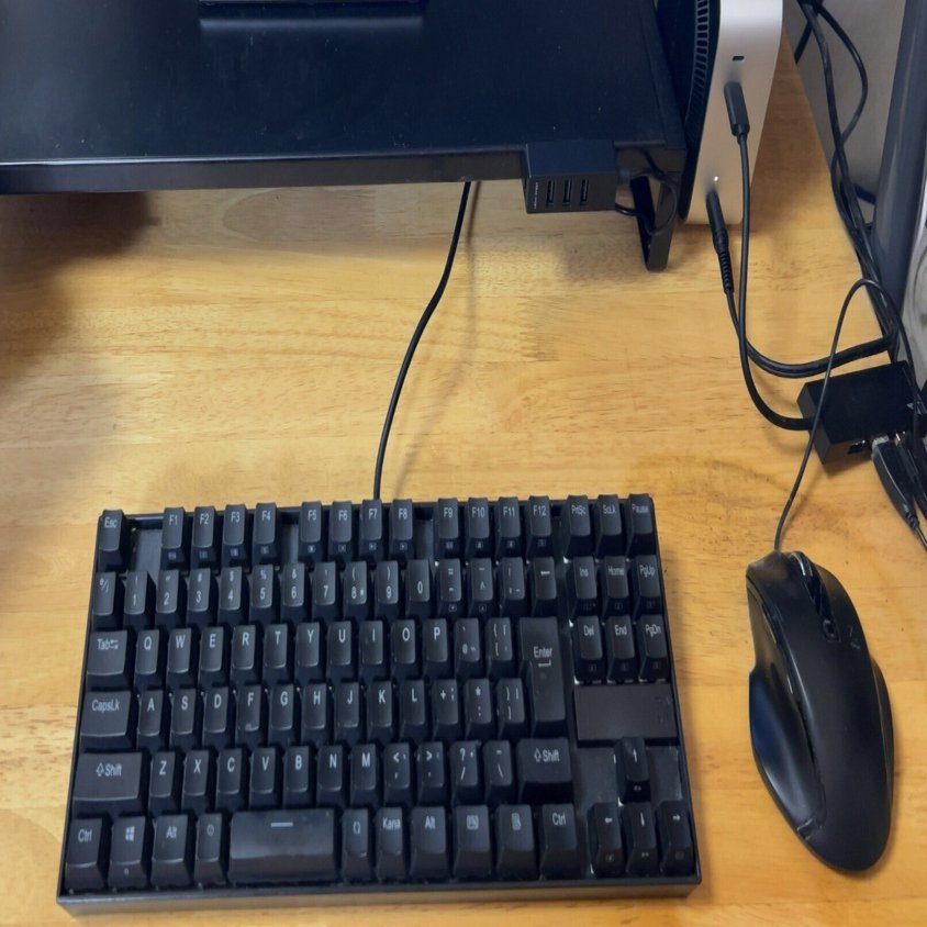 Apple Mac mini 本体 + キーボード + マウス + ケーブル Apple Mac mini 本体 + キーボード + マウス + ケーブル