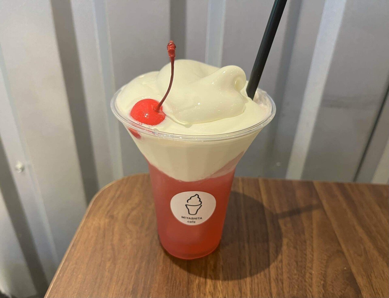 クリームソーダ【東京】｜ざわ(藍沢未羽)