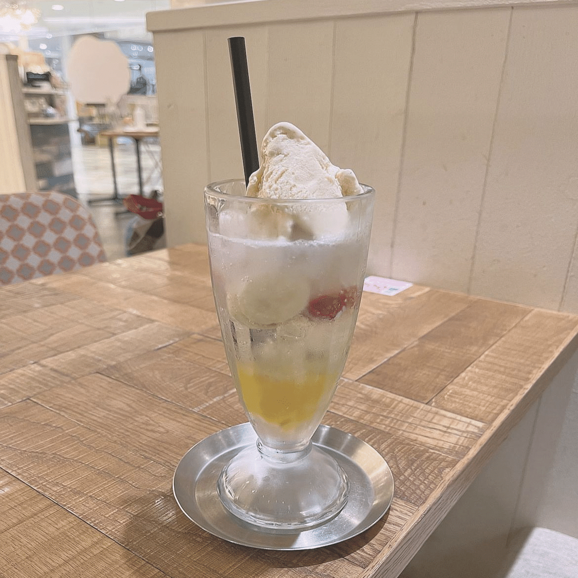 クリームソーダ【東京】｜ざわ(藍沢未羽)