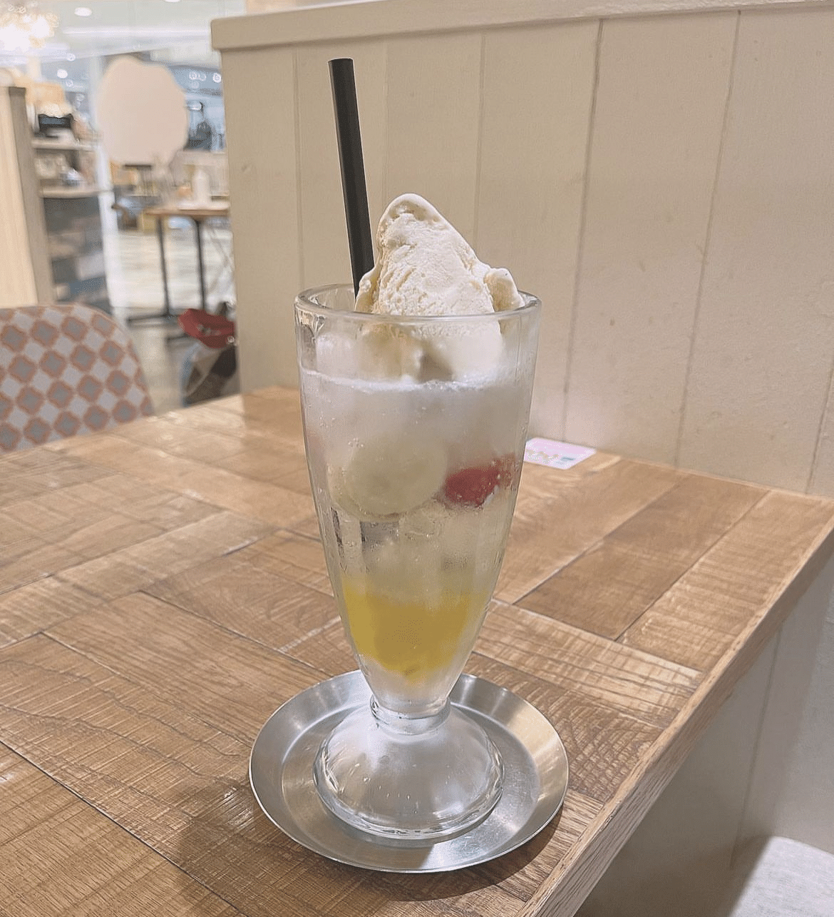 クリームソーダ【東京】｜ざわ(藍沢未羽)