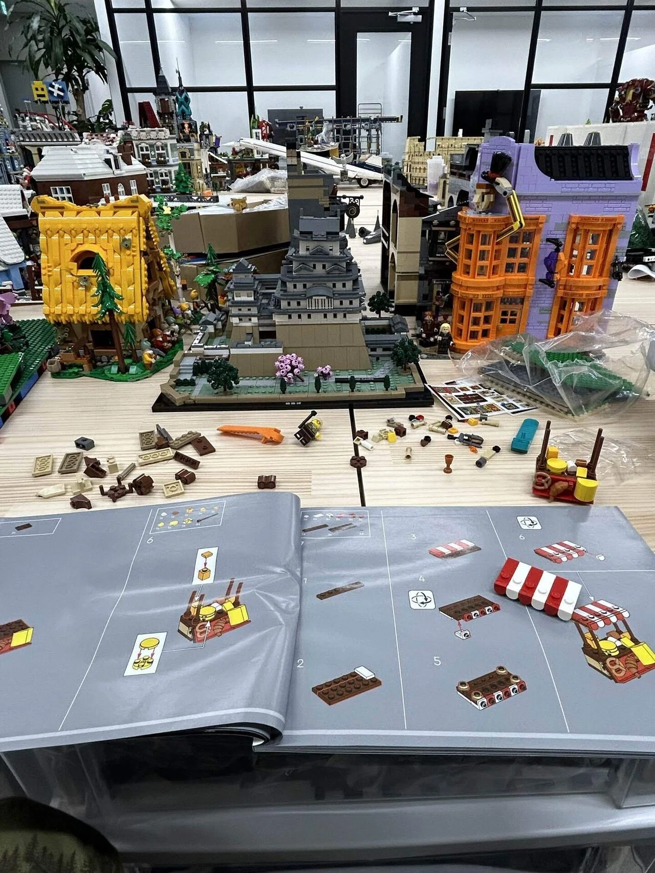 LEGO 10332 中世の街並み｜YOSHINANI, Inc.（よしなに）