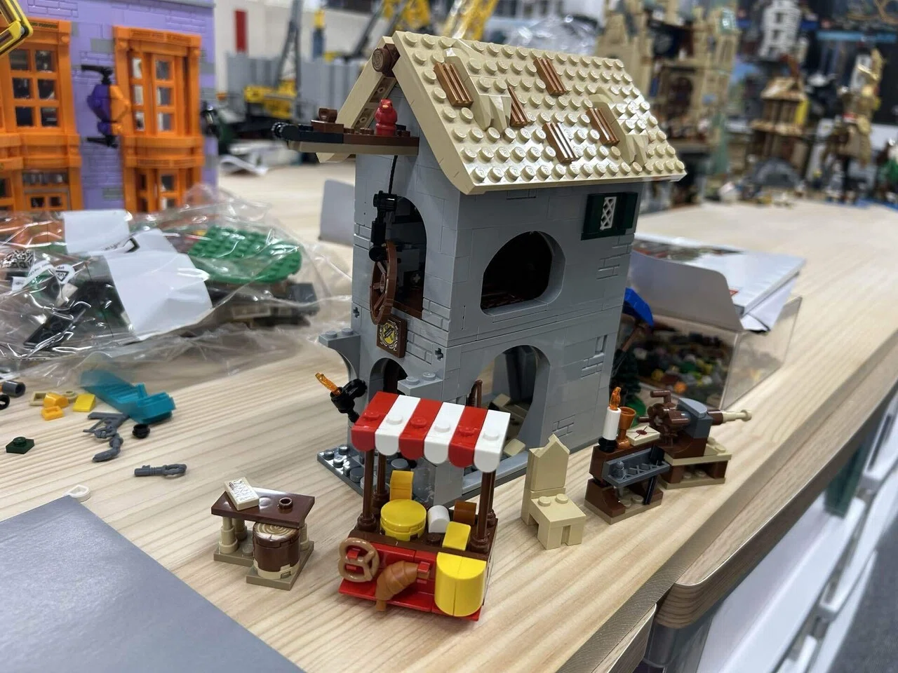 LEGO 10332 中世の街並み｜YOSHINANI, Inc.（よしなに）