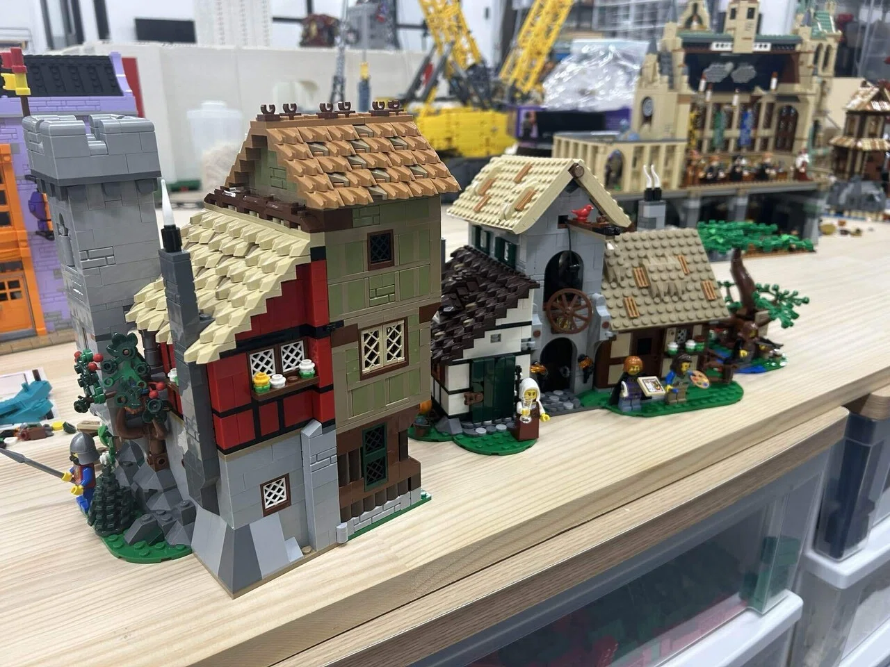 LEGO 10332 中世の街並み｜YOSHINANI, Inc.（よしなに）