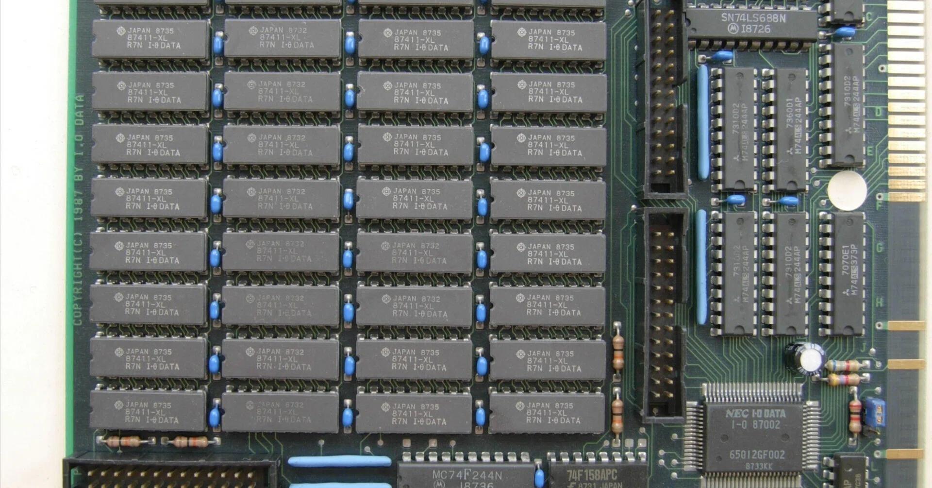 コンピュータの仕組み（その1）・CPUとメモリの概要 8bit CPUとメモリ