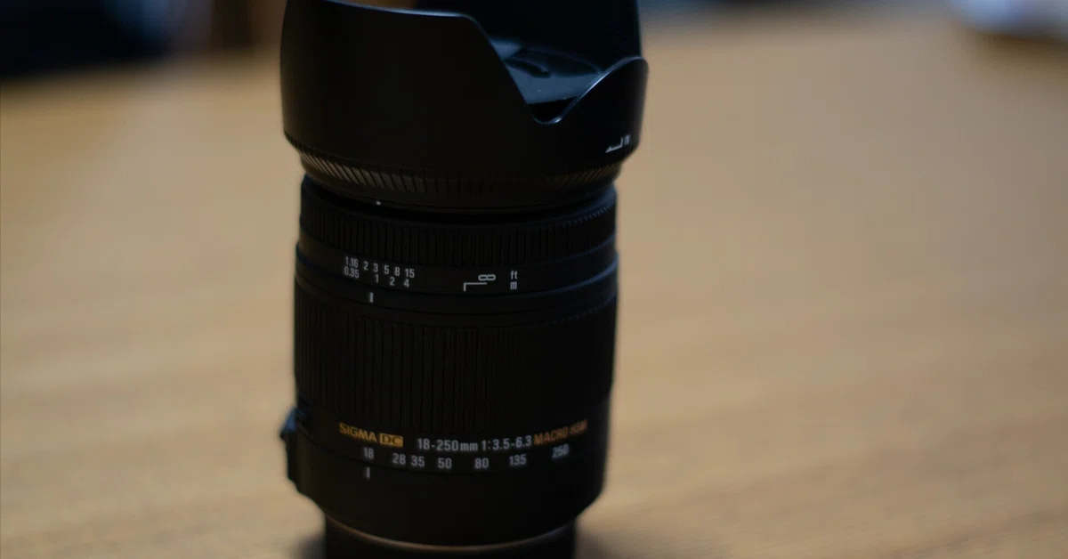 18–250mm F3.5–6.3 DC MACRO PENTAX Kマウント SIGMA 18-250mm F3.5-6.3 DC MACRO HSMが見せる美しさ（PENTAX K-50で