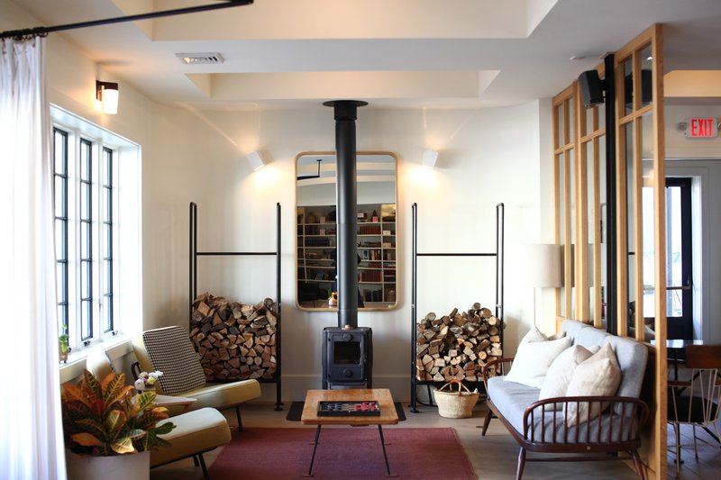 ホテルログ Rivertown Lodge Hudson Ny Nycから2時間かけてでもhudsonに行くべき理由 井澤 卓 Lobby Note