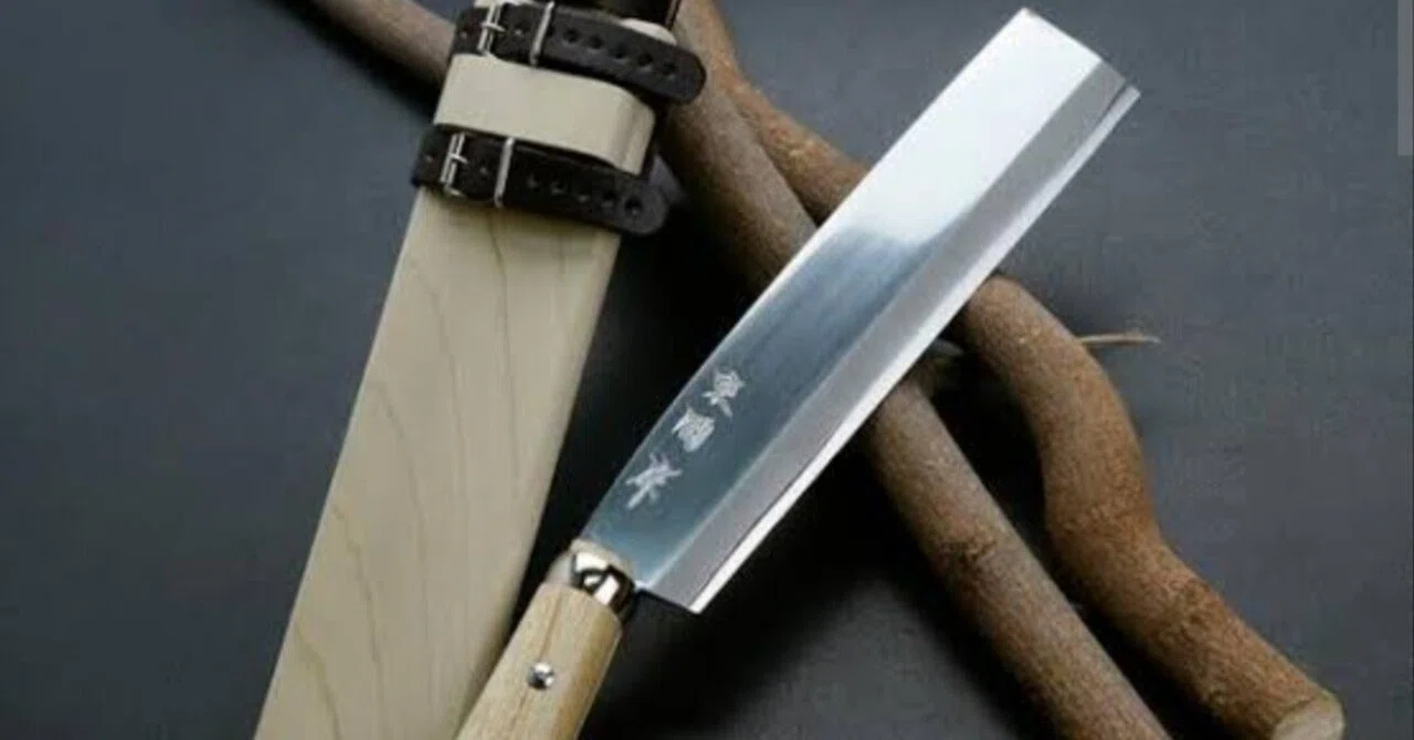 草刈り鎌、鉈、孤高の日本の山道具｜YAKU KNIVES
