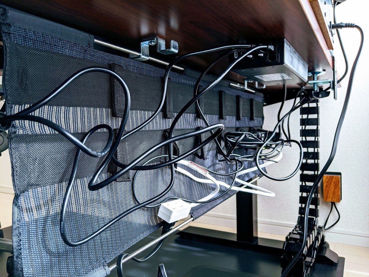 ケーブル1本だけの生産性最高なデスク環境をdiyなしで作った話 柿元 崇利 U Next Note ケーブル1本だけの生産性最高なデスク環境をdiyなしで作った話 柿元 崇利 U Next Note