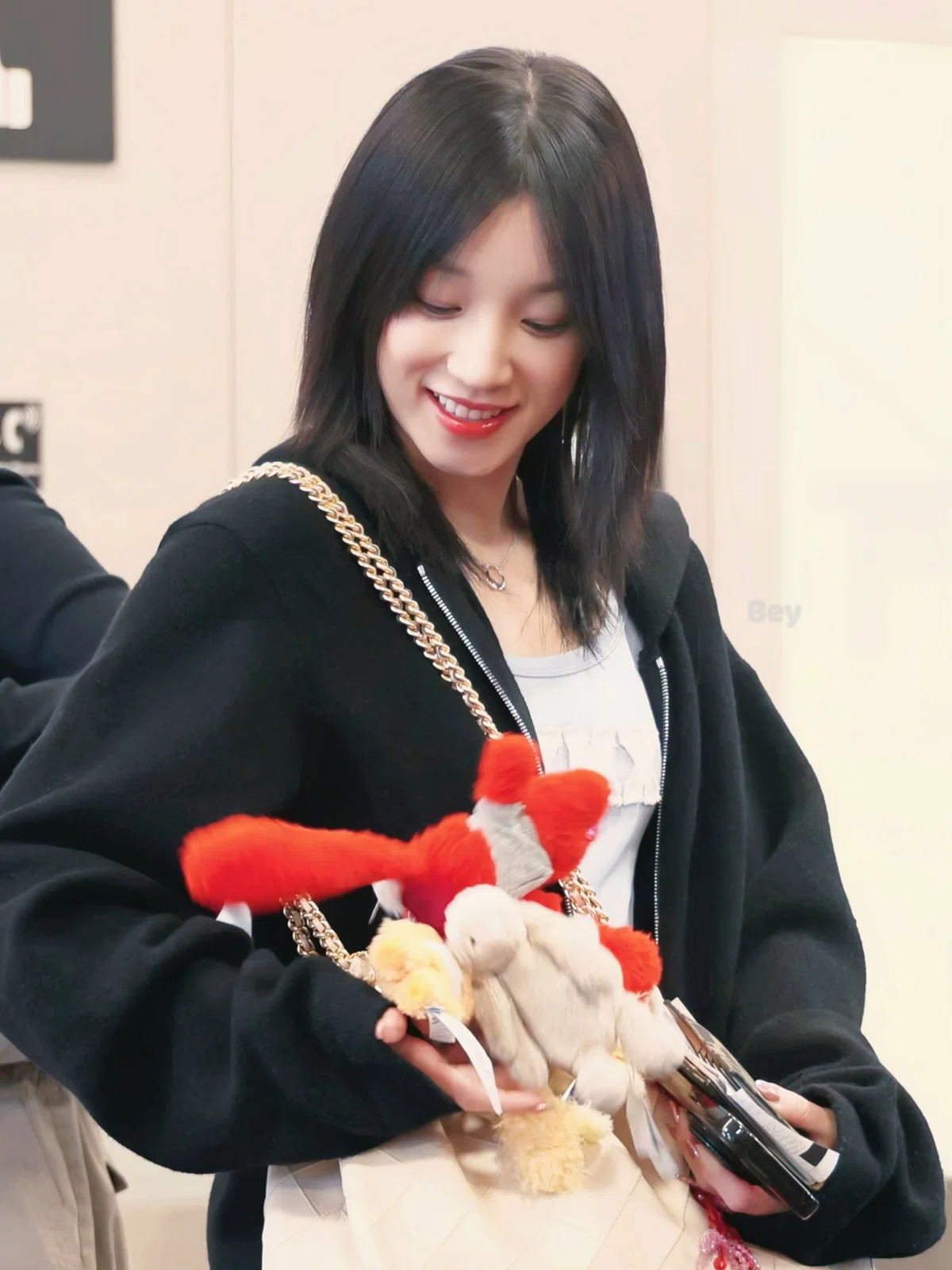 (G)I-DLE I FEEL 一直娯 中華 上海　当選者　限定　ウギ 🎧] i-dleウギが参加した '圆缺' がリリースされました。 今すぐ音源