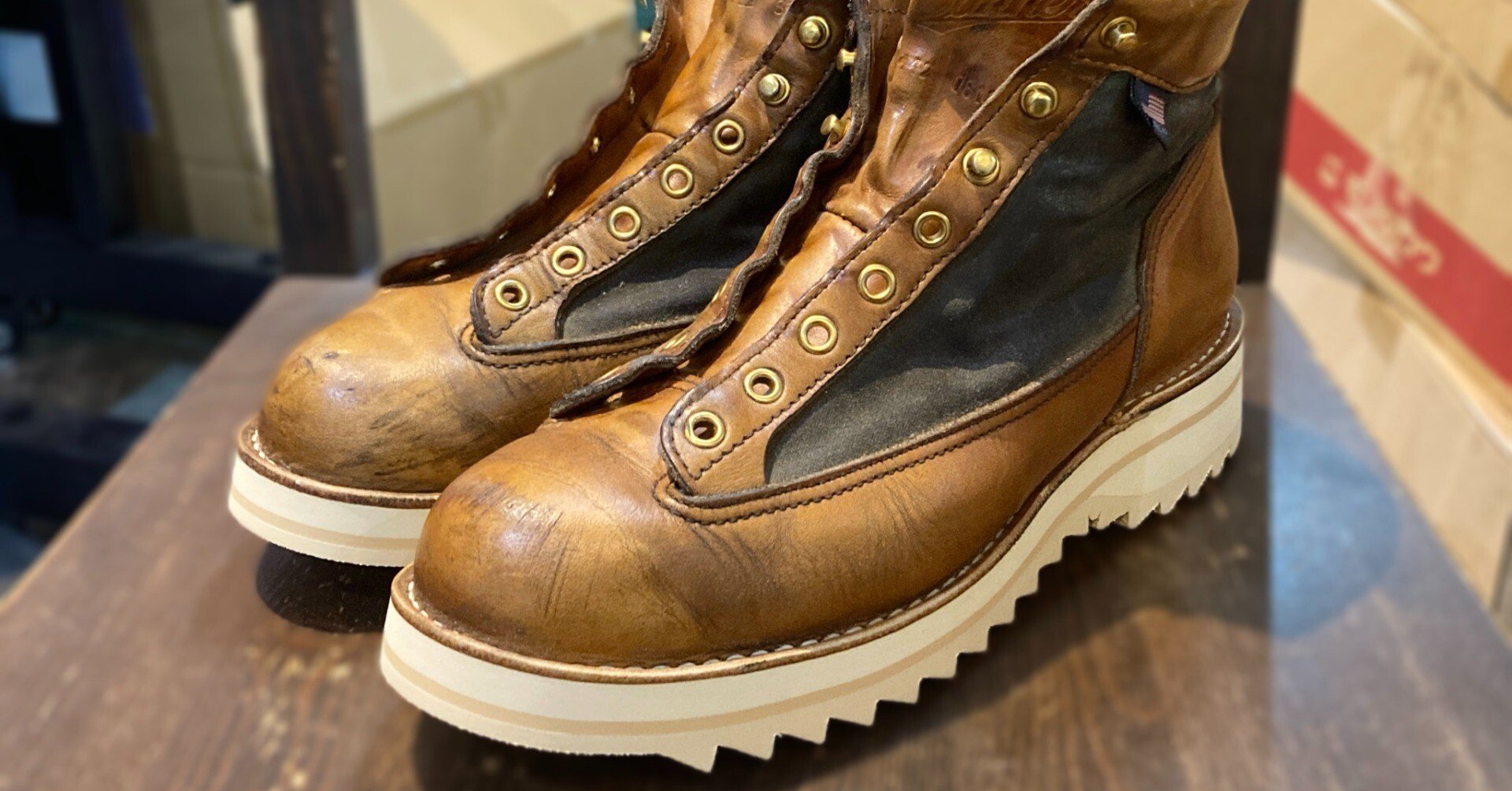 Resole/ソールカスタム】Danner Light 80th｜CREA Repair & Handcrafts
