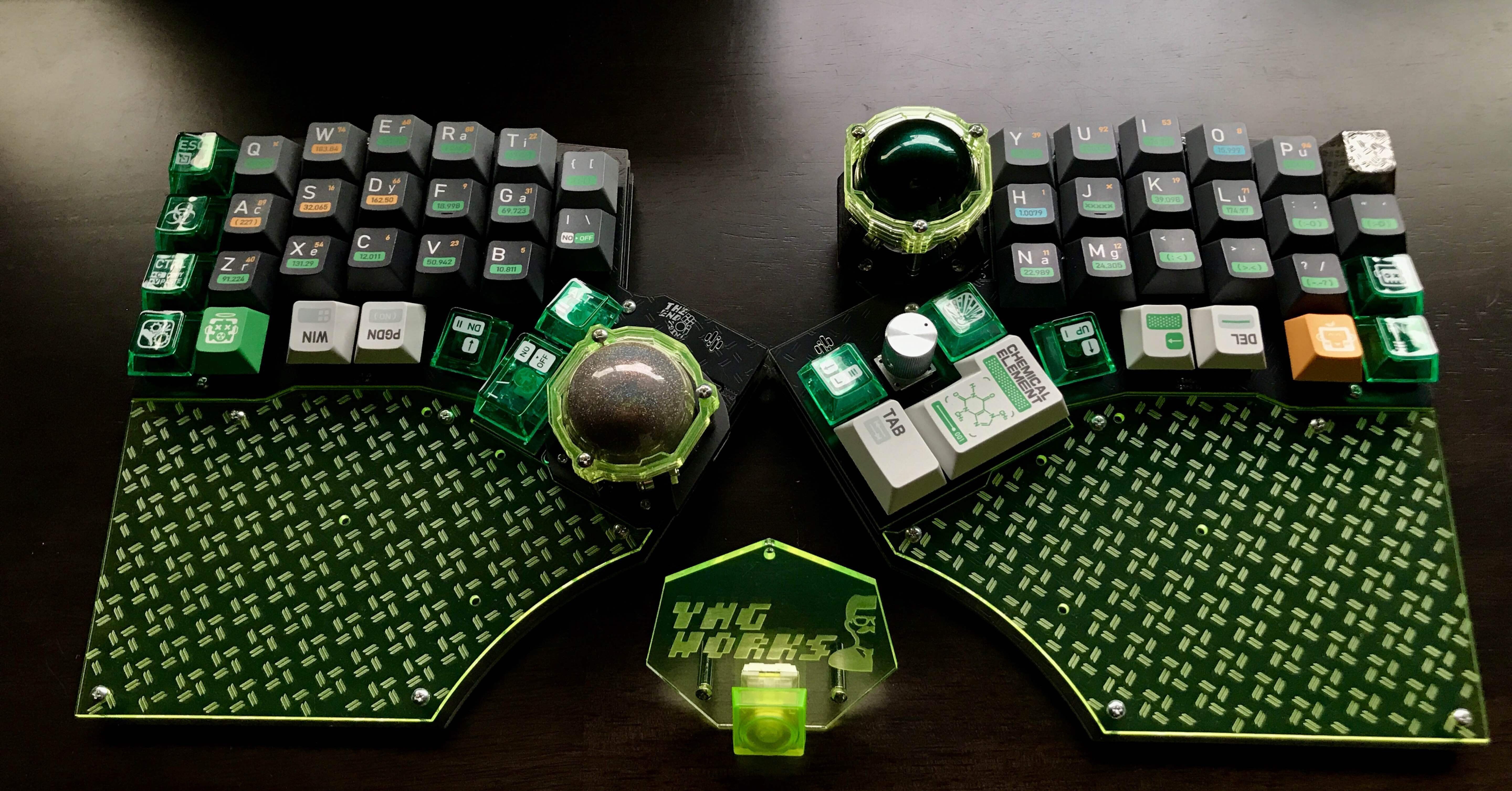 生まれたてのキーボードを連れて駆け回った1年｜YMG Works