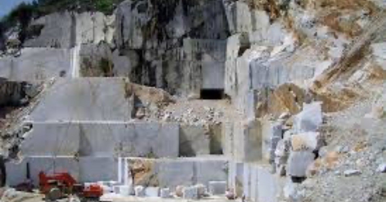 イタリア カラーラの彫刻事情 スギモトユニ Note イタリア カラーラの彫刻事情 スギモトユニ Note