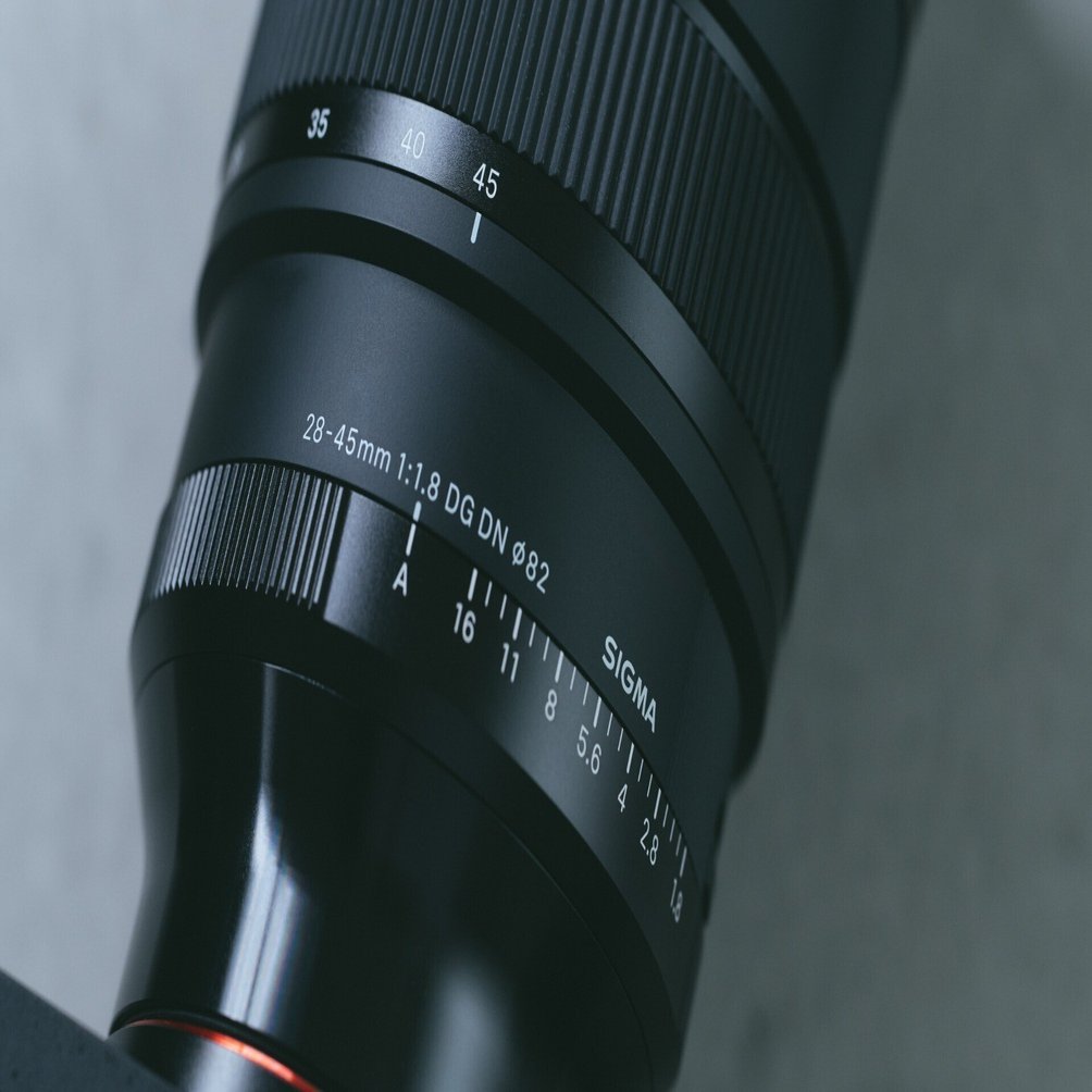 編集後記 『唯一無二。F1.8通しのフルサイズ対応標準ズームレンズ