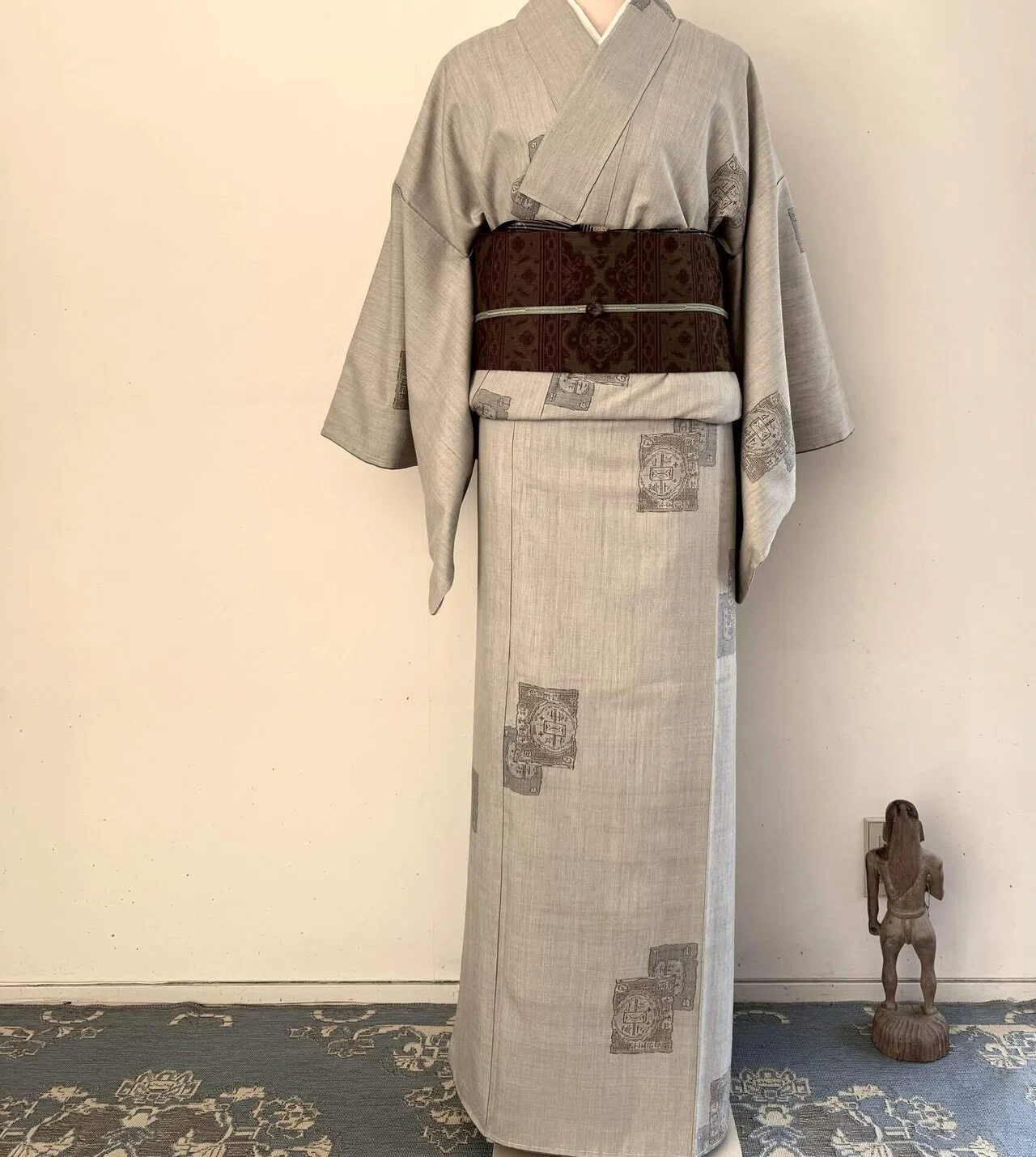 グレイ色百亀甲飛柄本結城紬着物｜夢吉きもの