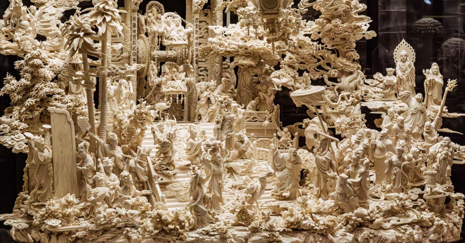 衝立て　中国　貴石象牙？ メダカ旅行記【象牙と石の彫刻美術館～ジュエルピア～】｜メダカちゃん