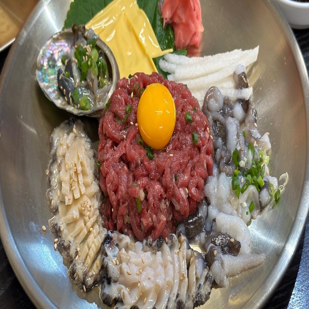 釜山🇰🇷ユケハンユッケ(유쾌한육회)ユッケと生レバー刺しの専門店