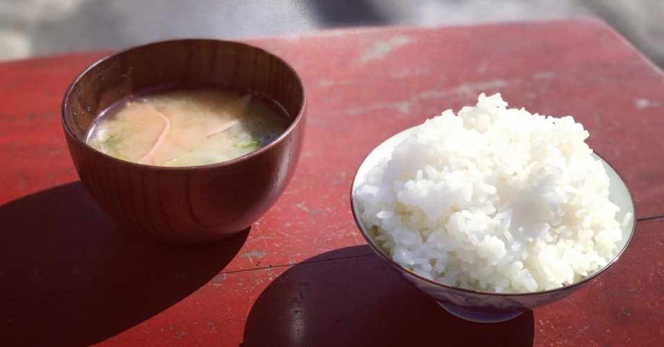 ご飯できたよ と呼ばれてもすぐに食卓へ向かわないのは礼儀の問題なのだ 三木智有 家事シェア研究家 Note
