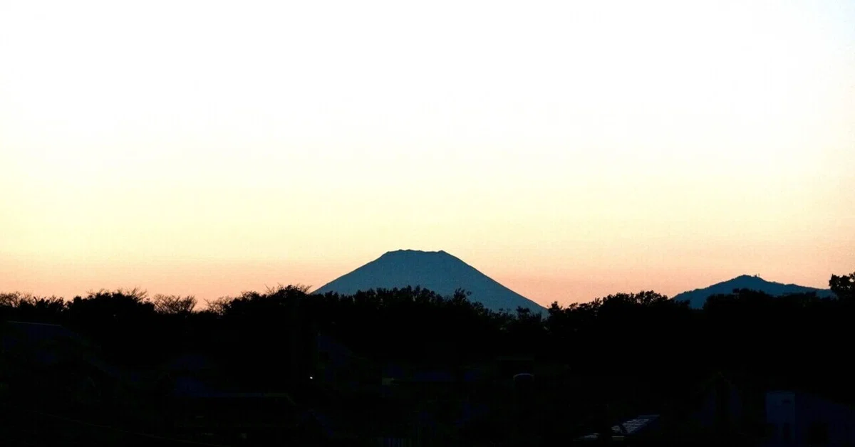 写真散歩〜富士山、朝、昼、夕｜SuzukenSambar