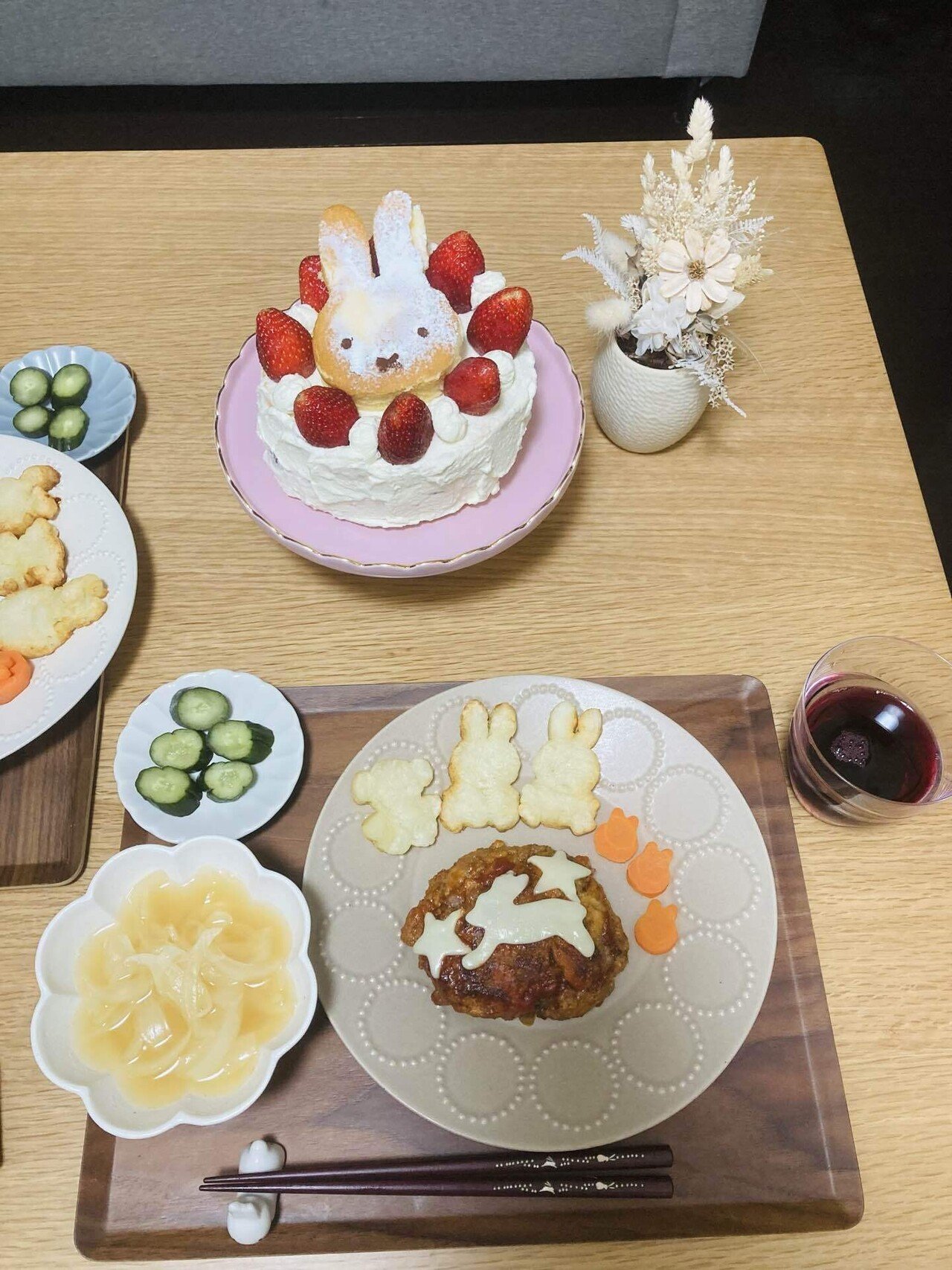 ミッフィーちゃんのショートケーキ、ささやかなお祝い。｜ふにー