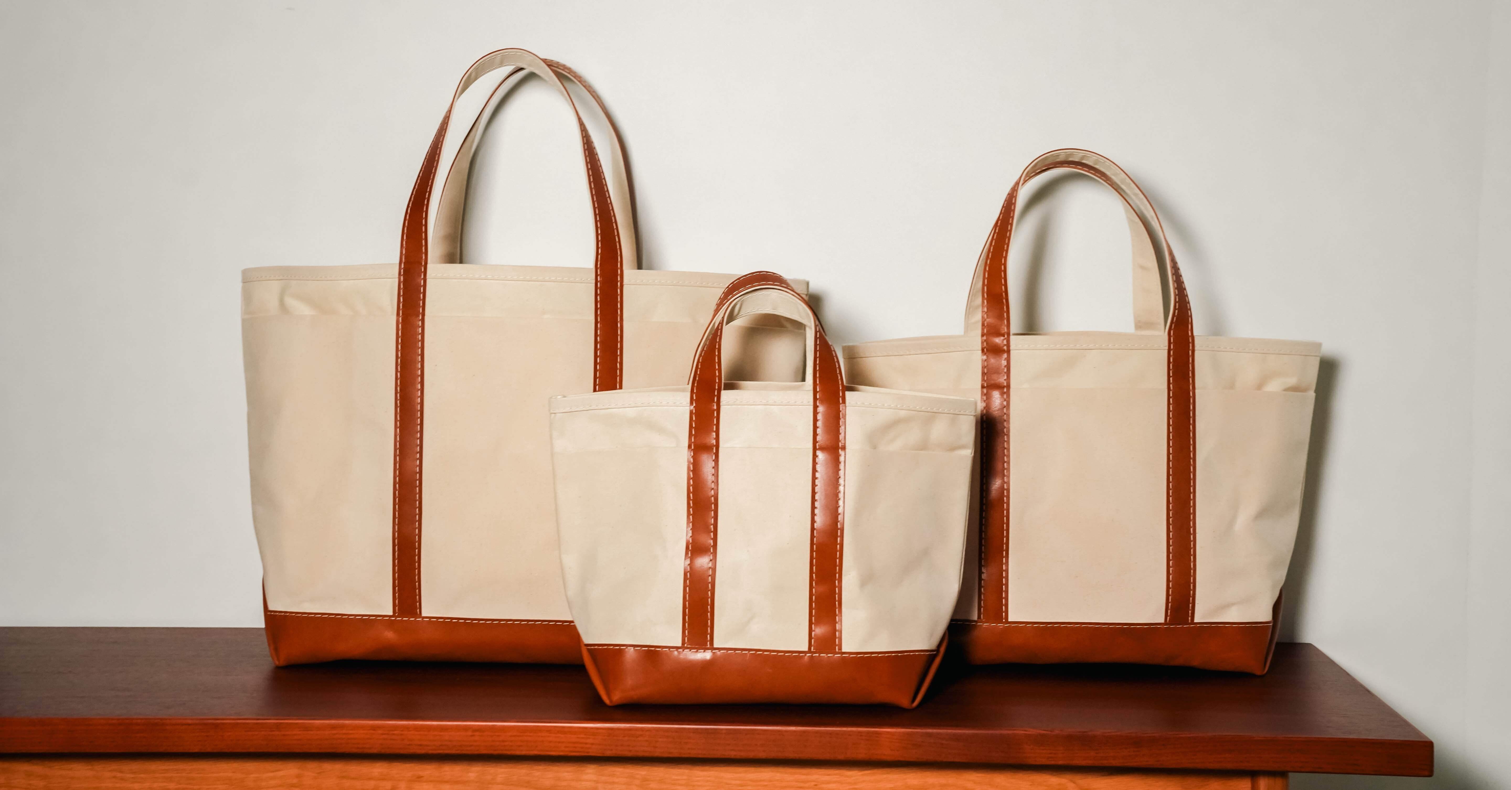 This is a(n) Base Field Tote別注 This is a(n) Base Field Tote別注 This is a(n)とのコラボレーション