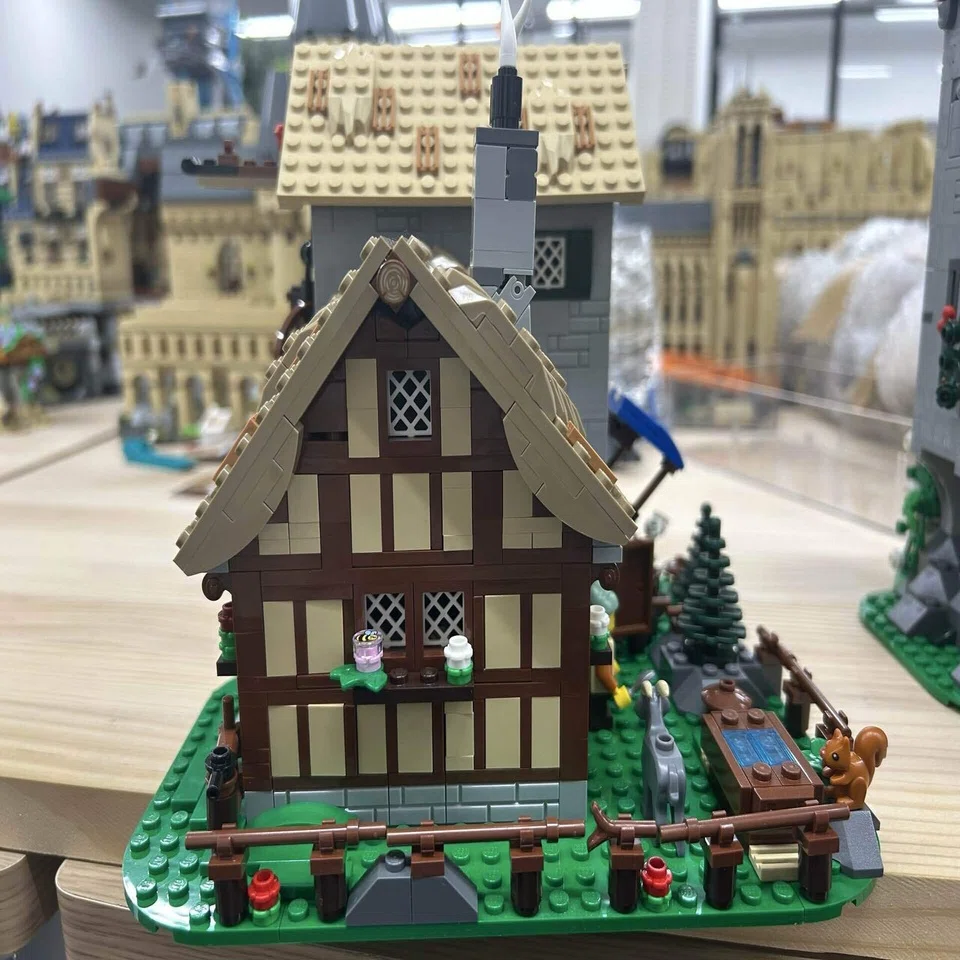 LEGO 10332 中世の街並み｜YOSHINANI, Inc.（よしなに）