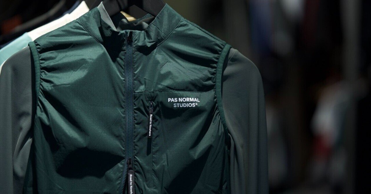 寒い日に羽織るオススメジレ・ジャケット【Essential Insulated Gilet