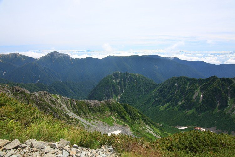 【撮影場所】涸沢から北穂高の登山道（長野県） 【撮影日】2019.8.12 【カメラ】Canon EOS 7D Mark II 【レンズ】TOKINA AT-X 11-20 PRO DX CAF