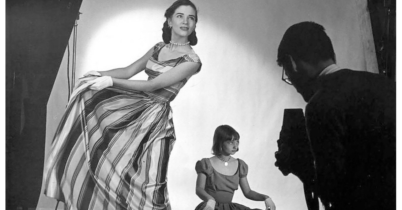 リチャード・アヴェドン / パフォーマンス 写真家リチャード・アヴェドン- 時代の先端を斬新に切り取る｜artoday