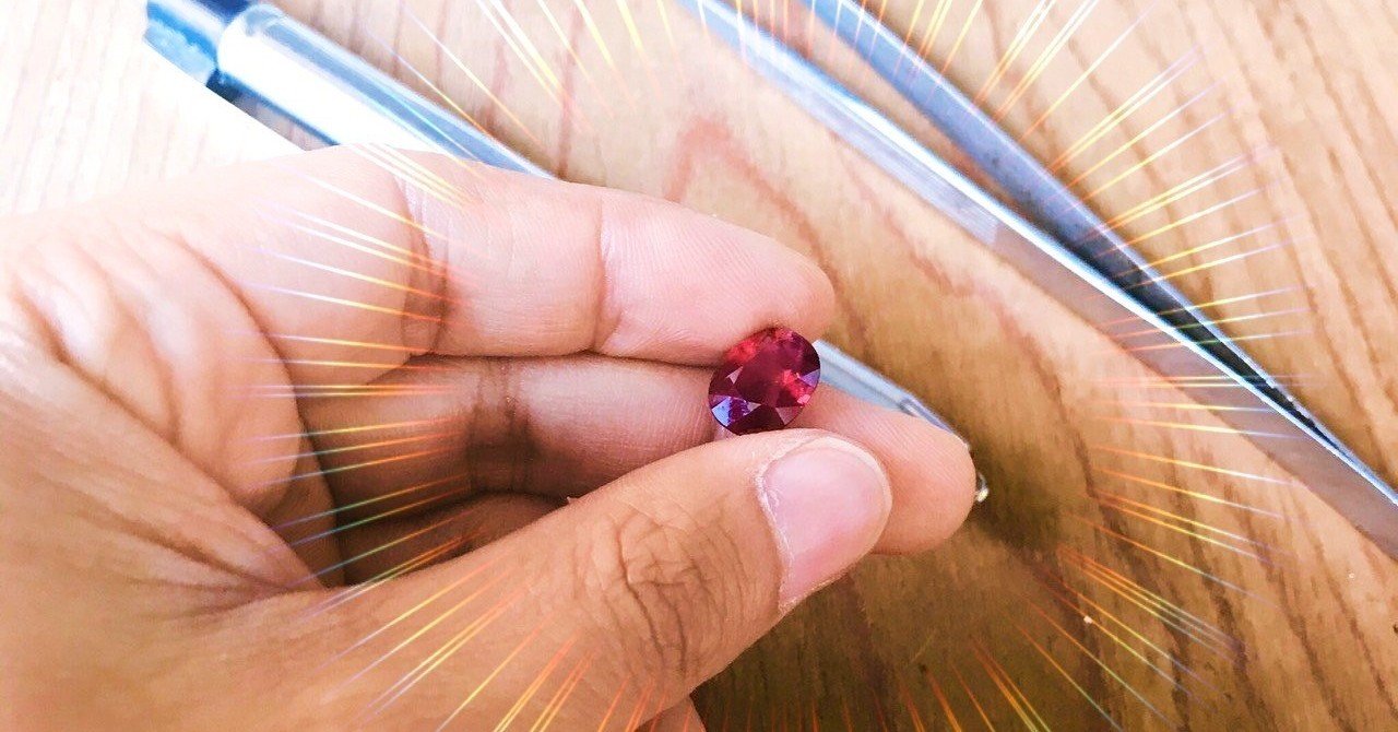 ミャンマー産ルビー お花と果実のカービング ミャンマー産ルビー お花と果実のカービング