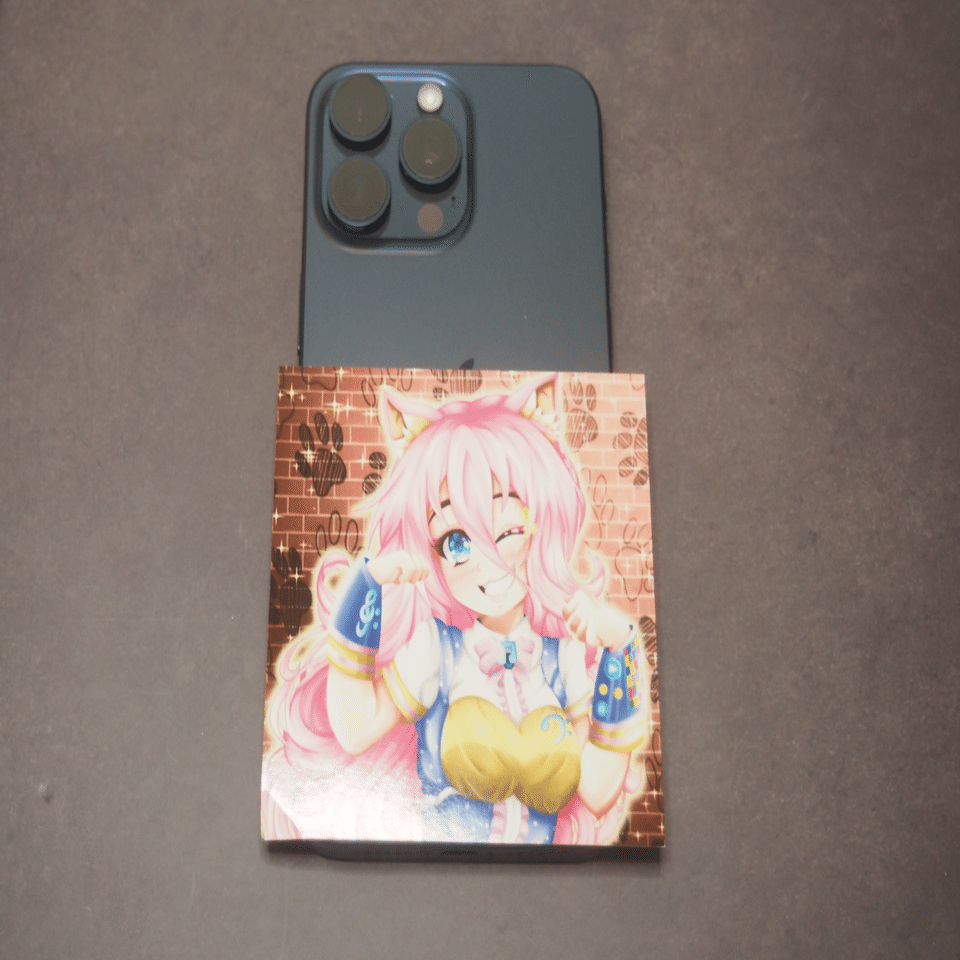 手のひらサイズの写真をiPhoneに挟んでみた｜あいこうら