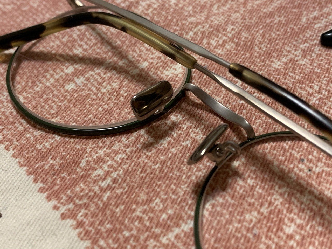 汚れてない メガネの鼻あて交換のススメ 紅星ざくろ Note