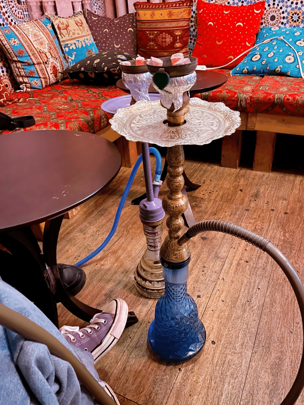 イキリ大学生並にシーシャ吸ってる｜カワリ