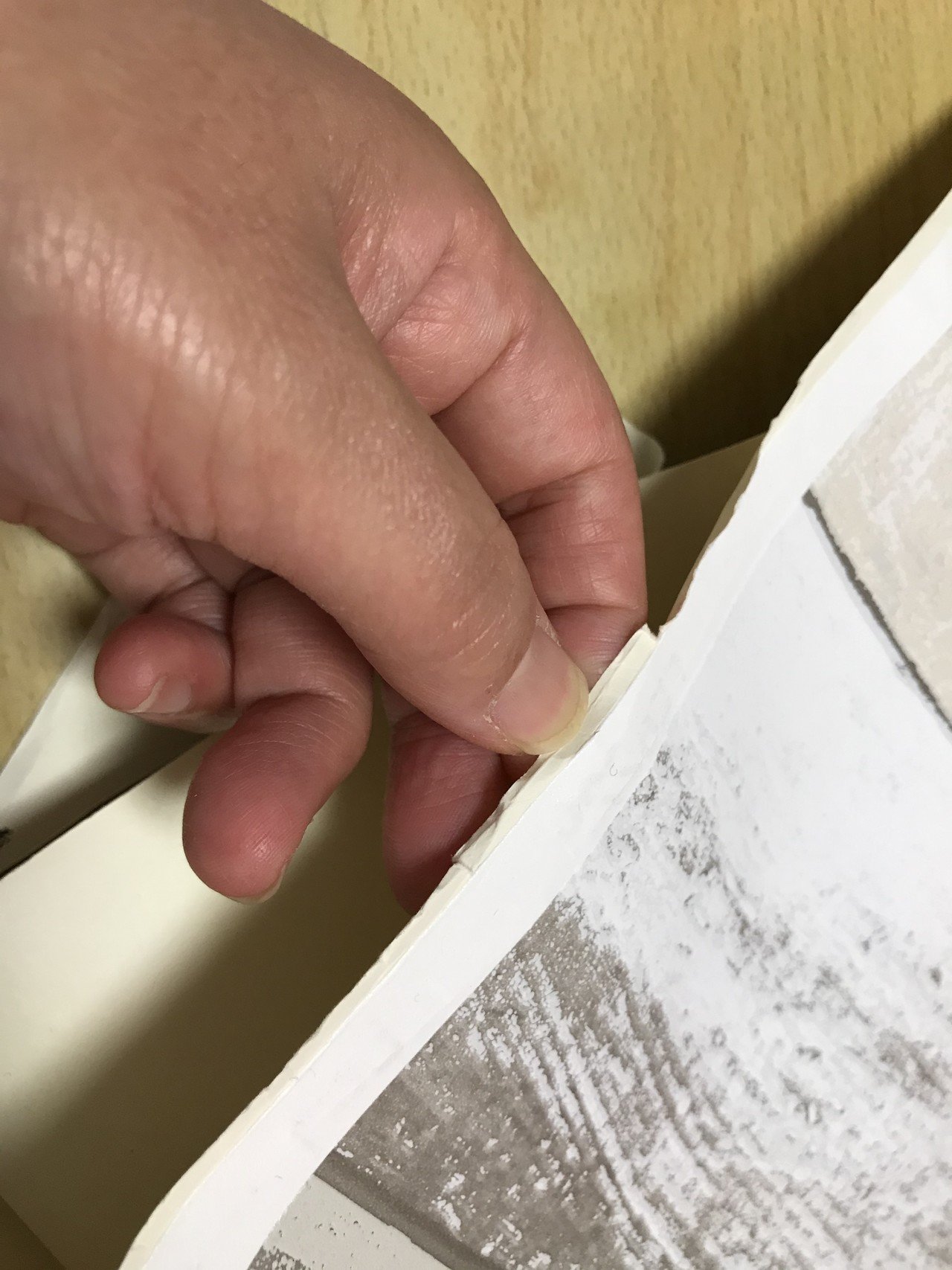 初めてのdiyリフォーム 11 ニトリ の 貼ってはがせる壁紙 の使い勝手 仕様 使い方を サンゲツ と比べて 調査 素人ワーママdiy副業大家 ワーママ修行中 にこにこママ Note