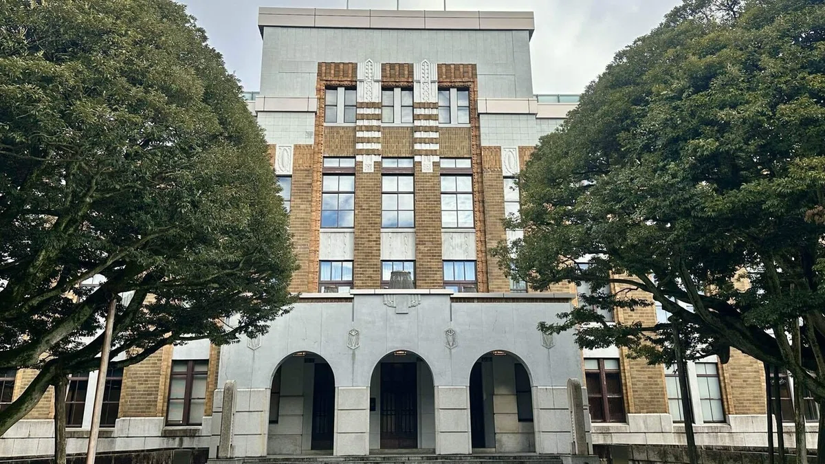 9話で緒花が式場を訪れるシーン