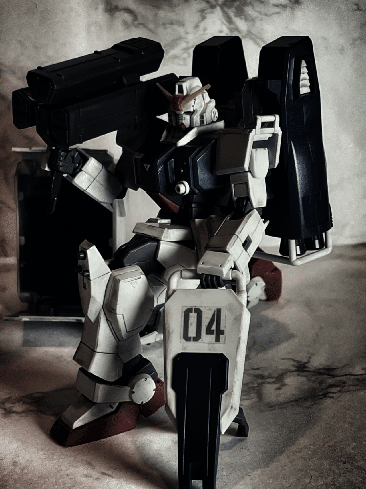 MG ガンダム4号機、5号機2体セット 【ガンプラ MG】初心者が初めてスミ入れ