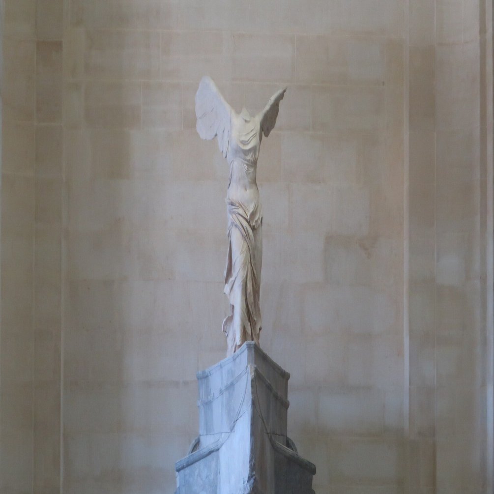 サモトラケのニケ 勝利の女神 ルーブル美術館 記念メダル サモトラケのニケ」船上に舞い降りた女神の魅力~パリ旅行記7