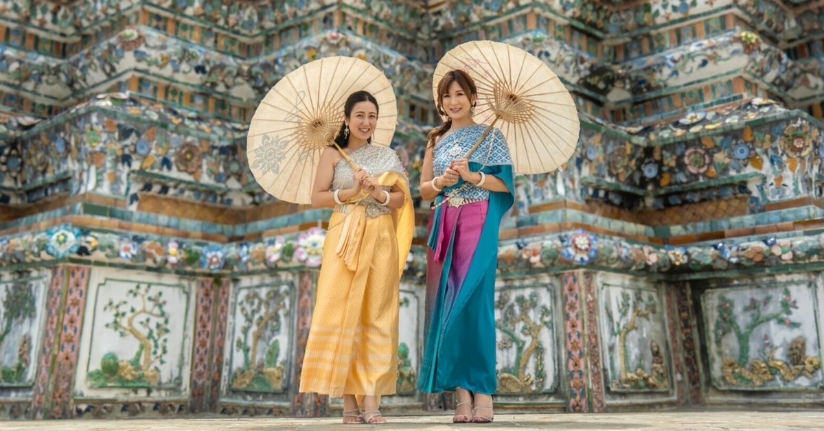 タイ伝統衣装でワット・アルンを満喫｜JaPhai