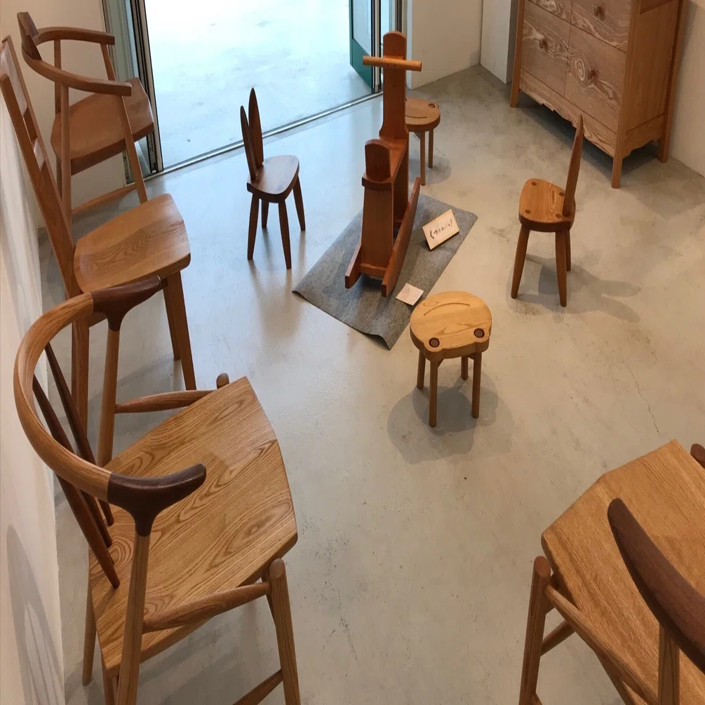 ありがとうございました おおば木匠『木の椅子展』｜8cho8ma gallery