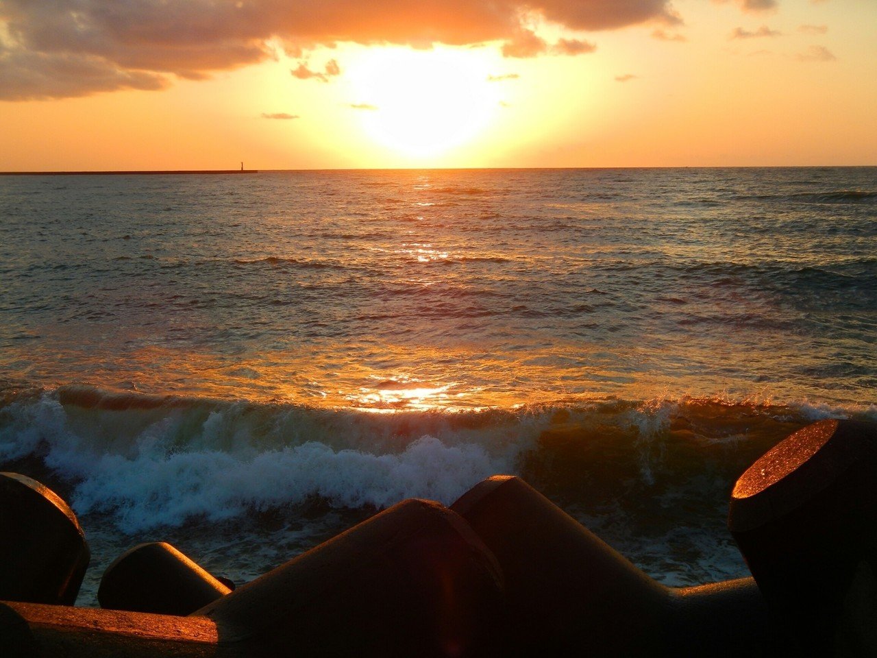 日本海の景色 夕日 波 他｜haseBGk