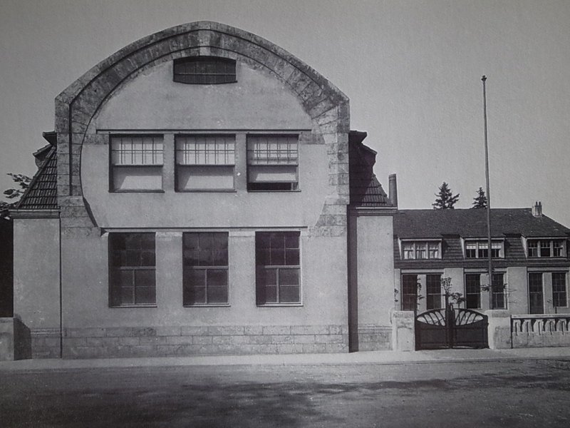 1906年-ドイツヴァイマルに建てられた工芸学校 Kunstgewerbeschule 。 