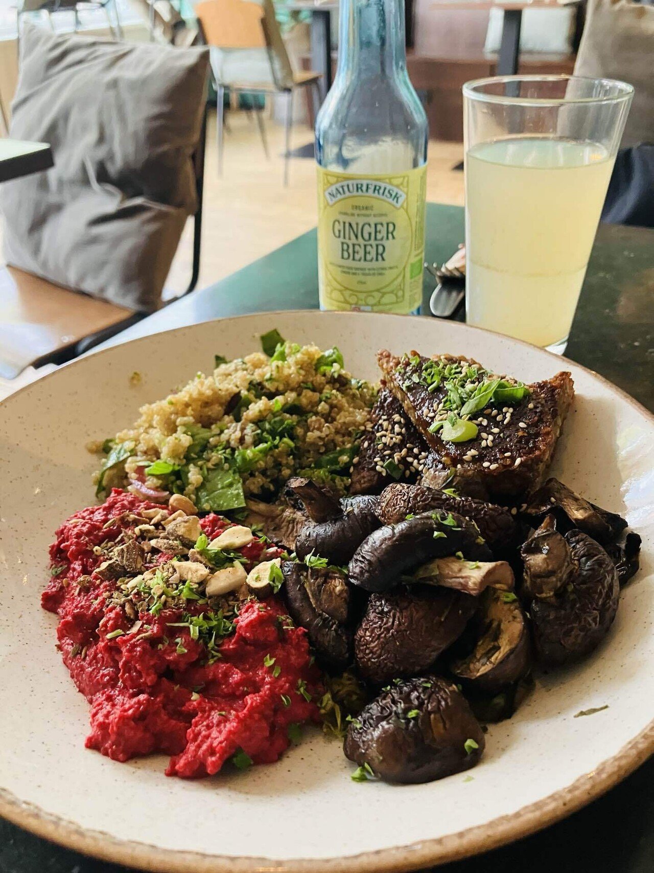 オランダ“ソロ旅”】フェルメールの故郷・デルフトおすすめグルメ