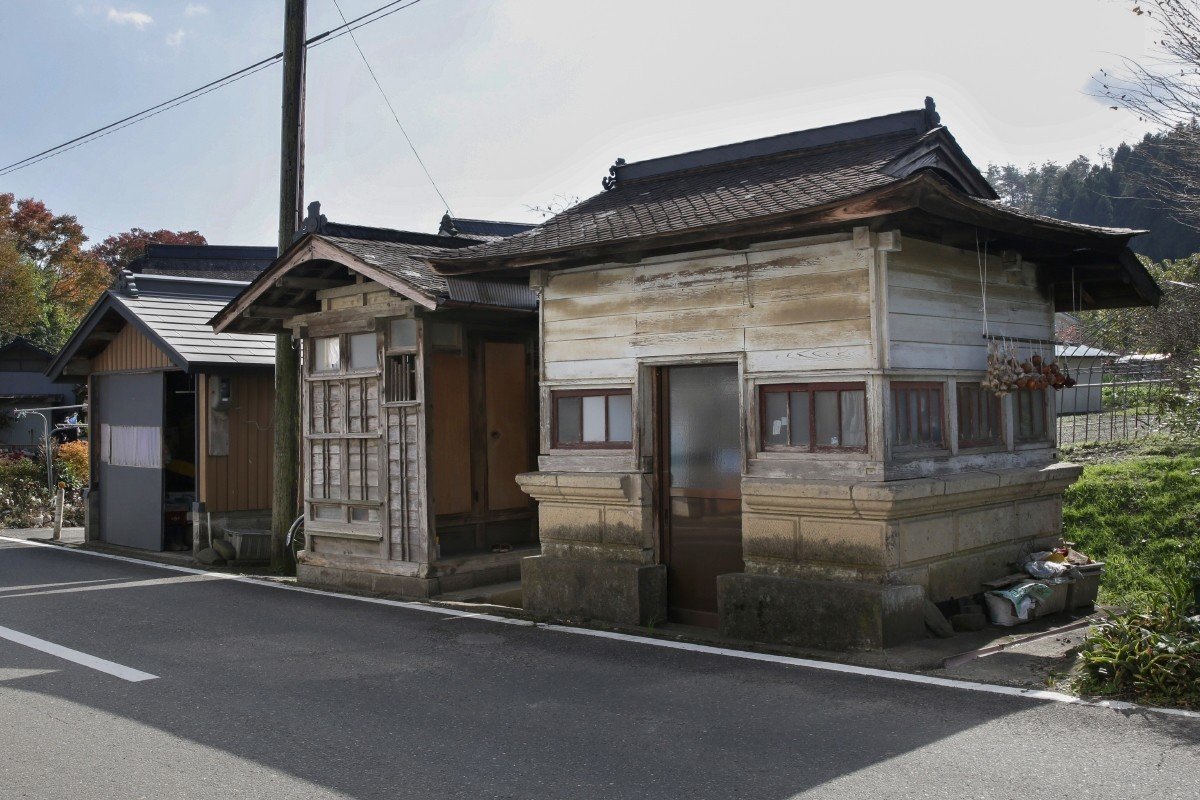 小屋に出会う4 小屋の装飾について 遠藤 宏 Photographer Note