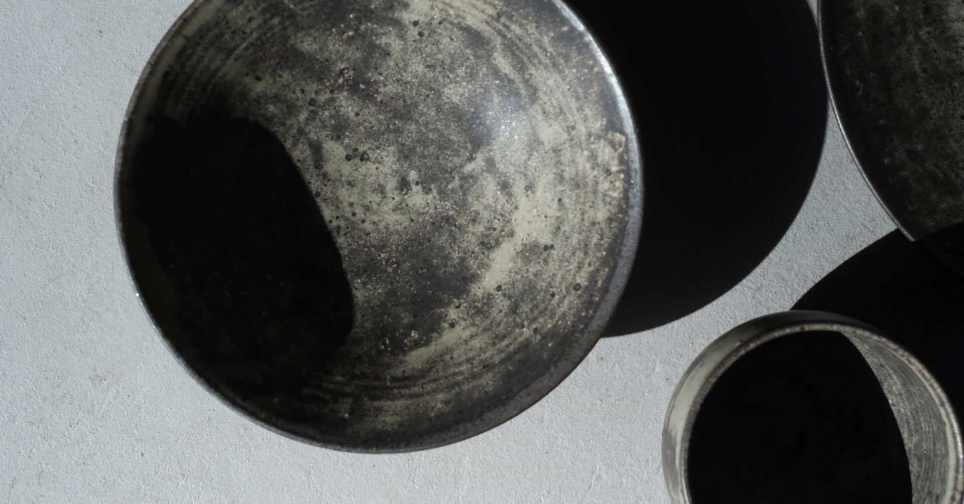 一期一会のうつわの表情を追い求めて｜陶芸家・𠮷田太郎さん