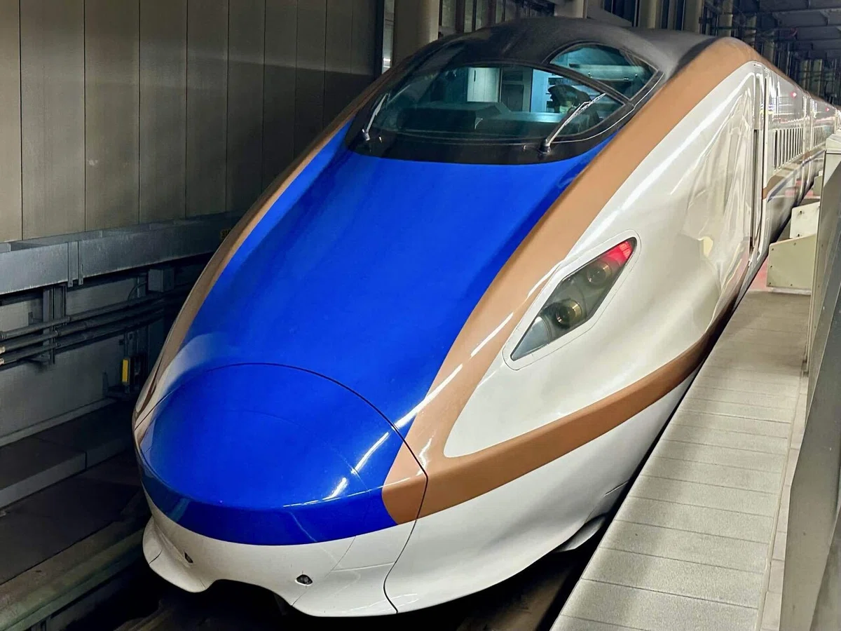北陸新幹線「つるぎ」