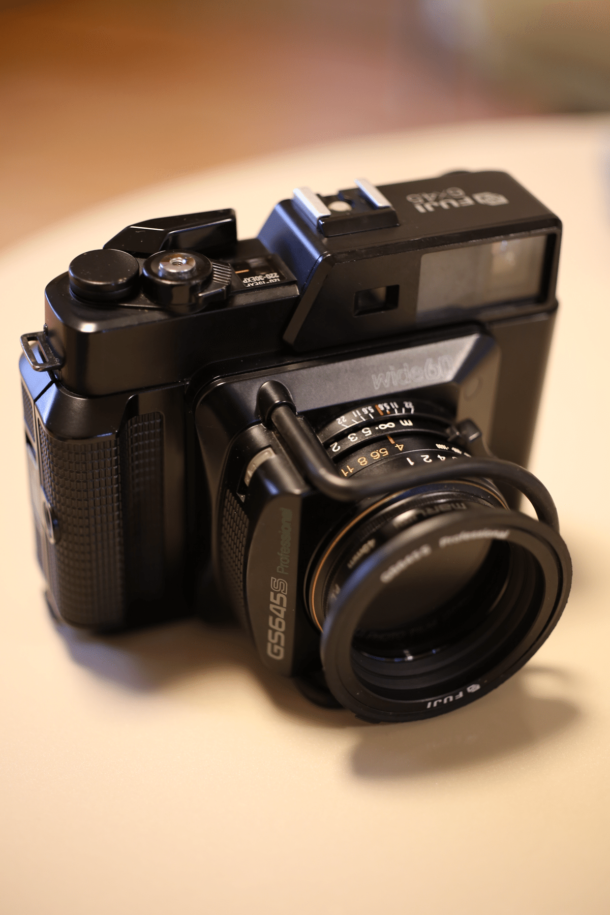 GS645S Professional つき wide60 中判フィルムカメラ 137 GS645S Professional つき wide60 中判フィルムカメラ 137