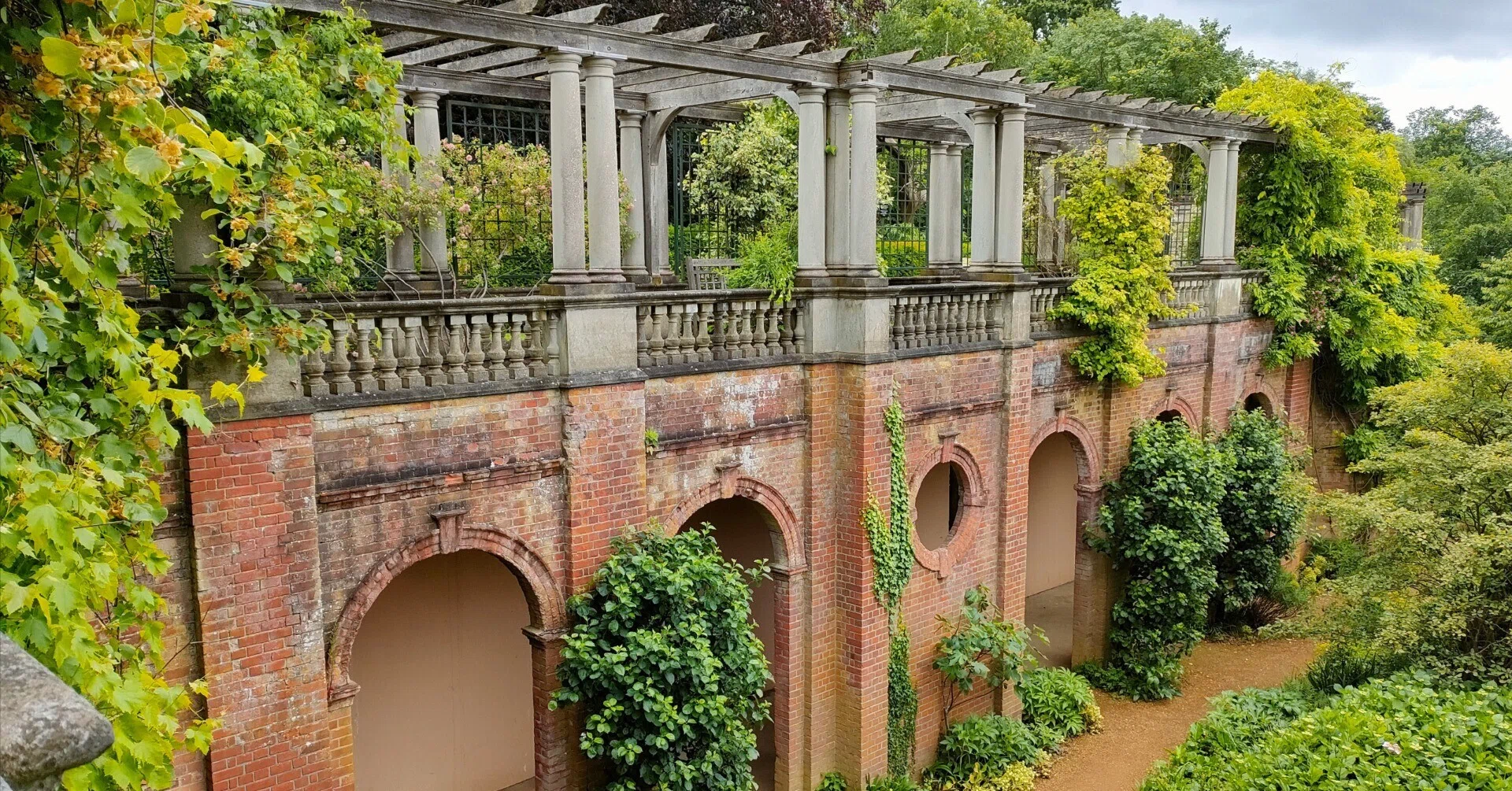 知る人ぞ知る！ロンドンの無料秘密の庭園＆絶景階段3選｜kaede